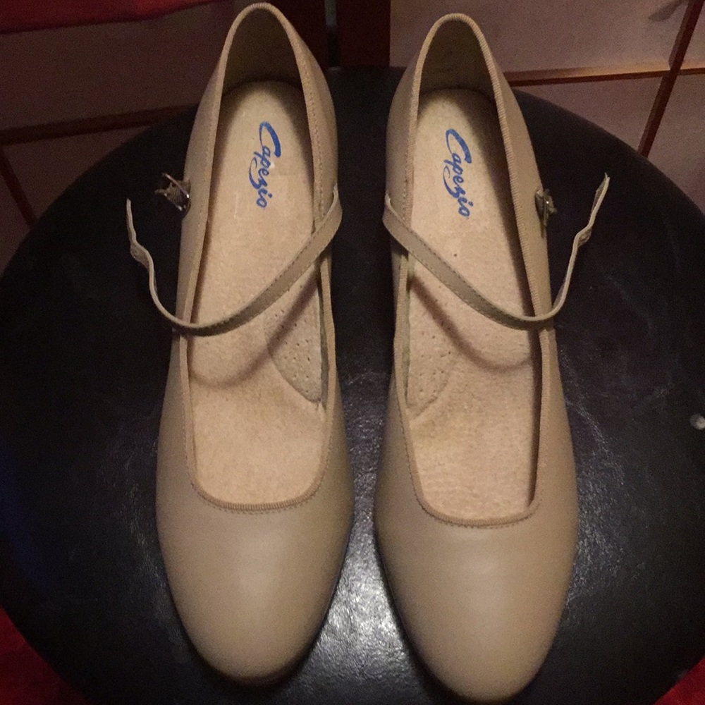 Women’s tap shoes